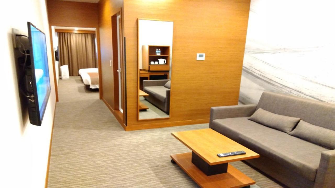 Odysis Suites Osaka Airport Hotel Izumisano Exterior foto